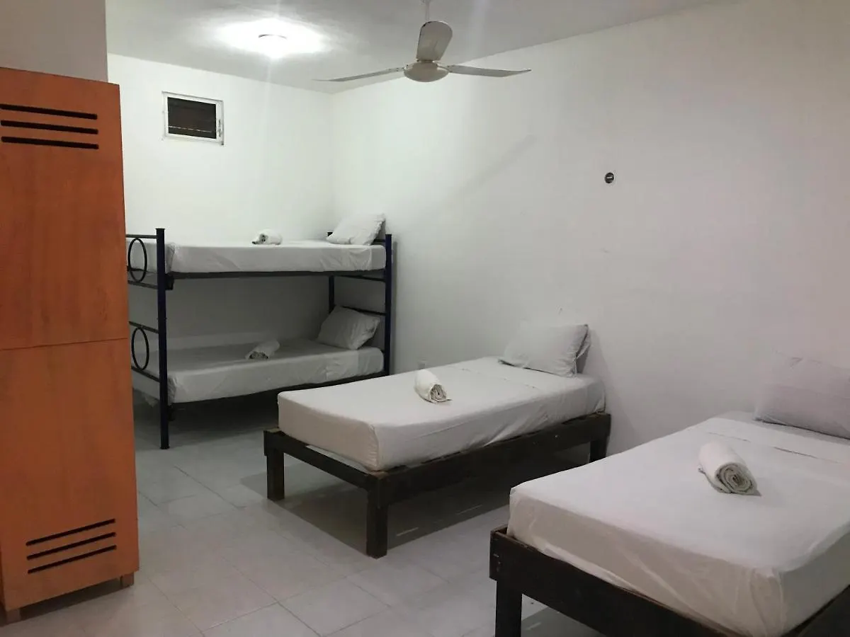 Hotel D^Atyi 0*, Playa del Carmen